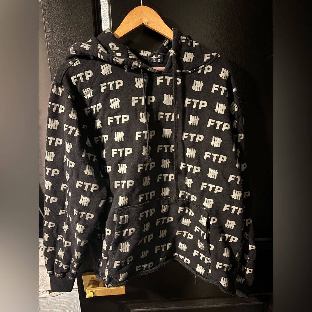 FTP x UNDEFEATED sweater